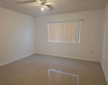 5055 Wiles Road - Photo Thumbnail 10