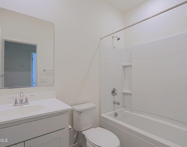 2231 W Laurie Lane - Photo Thumbnail 17