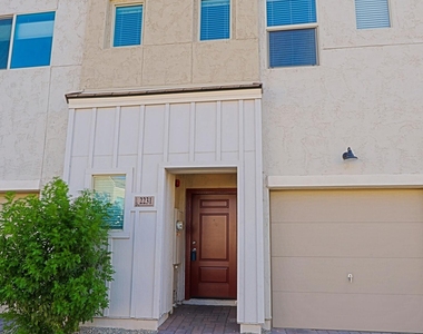 2231 W Laurie Lane - Photo Thumbnail 1