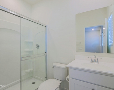 2231 W Laurie Lane - Photo Thumbnail 13
