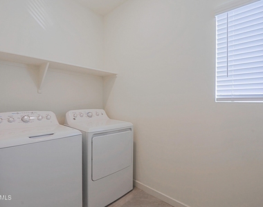 2231 W Laurie Lane - Photo Thumbnail 20
