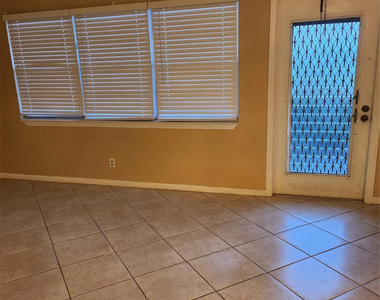 104 Westbury E - Photo Thumbnail 13