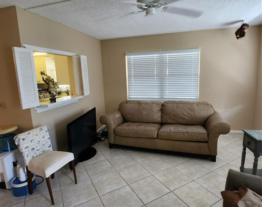 104 Westbury E - Photo Thumbnail 5