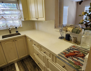 104 Westbury E - Photo Thumbnail 8