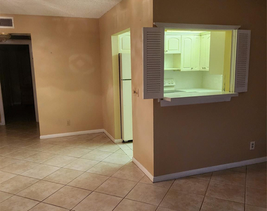 104 Westbury E - Photo Thumbnail 3