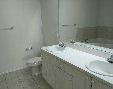 1825 E Royal Tern Lane - Photo Thumbnail 11