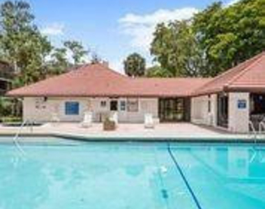 8429 Forest Hills Drive - Photo Thumbnail 5