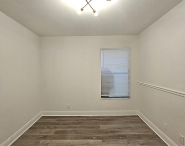 1581 Windorah Way - Photo Thumbnail 7