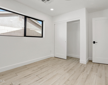 1050 N 74th Street - Photo Thumbnail 18