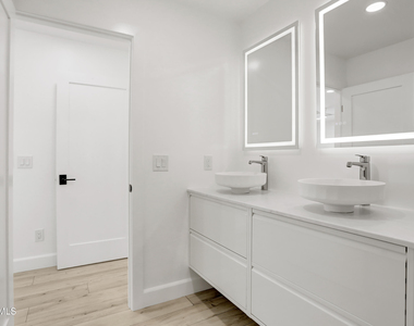 1050 N 74th Street - Photo Thumbnail 13