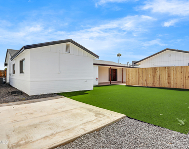 1050 N 74th Street - Photo Thumbnail 25