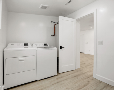1050 N 74th Street - Photo Thumbnail 24