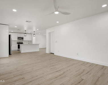1050 N 74th Street - Photo Thumbnail 5