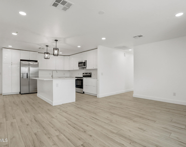 1050 N 74th Street - Photo Thumbnail 6