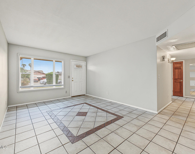 10014 N 87th Lane - Photo Thumbnail 6