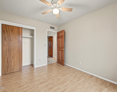 10014 N 87th Lane - Photo Thumbnail 19