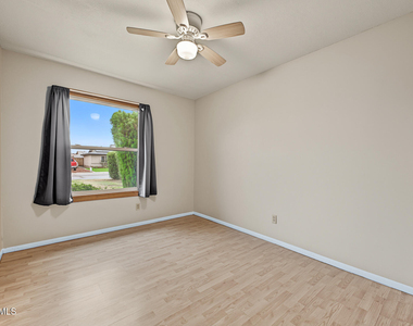 10014 N 87th Lane - Photo Thumbnail 18