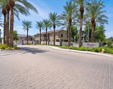 2402 E 5th Street - Photo Thumbnail 28