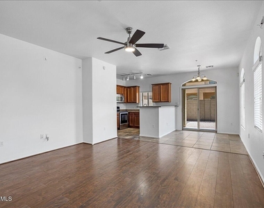2402 E 5th Street - Photo Thumbnail 3