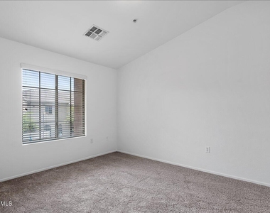 2402 E 5th Street - Photo Thumbnail 13