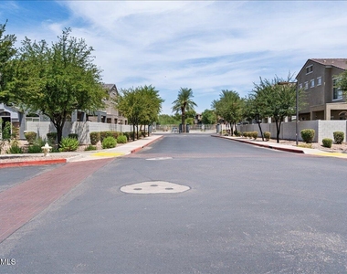 2402 E 5th Street - Photo Thumbnail 27