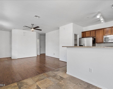 2402 E 5th Street - Photo Thumbnail 7