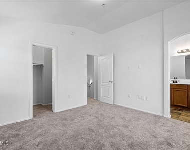2402 E 5th Street - Photo Thumbnail 17