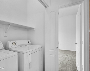 2402 E 5th Street - Photo Thumbnail 19