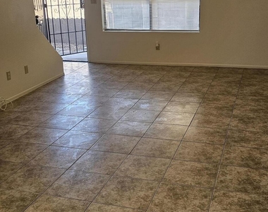 6148 E Greenway Street - Photo Thumbnail 1