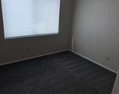 148 S 54th Street - Photo Thumbnail 7