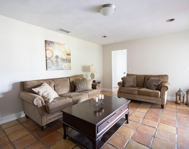 13454 Columbine Avenue - Photo Thumbnail 5