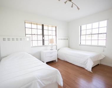 13454 Columbine Avenue - Photo Thumbnail 10