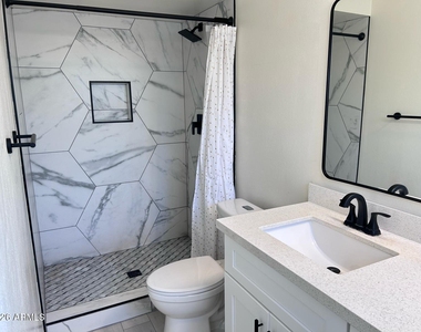 6221 E Gelding Drive - Photo Thumbnail 9