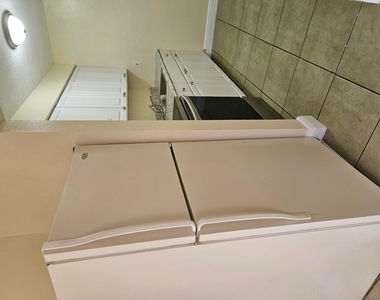 521 Nw 35th Court - Photo Thumbnail 1