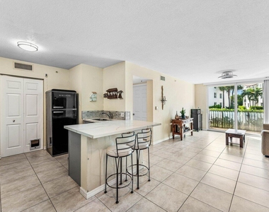 603 Villa Circle - Photo Thumbnail 1