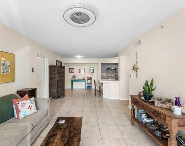 603 Villa Circle - Photo Thumbnail 13