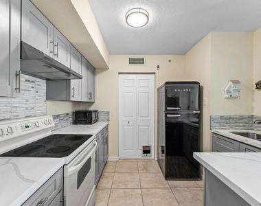 603 Villa Circle - Photo Thumbnail 6