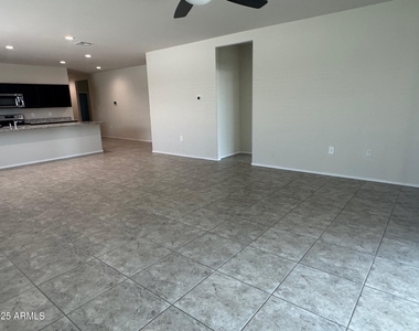 36091 W Seville Drive - Photo Thumbnail 1