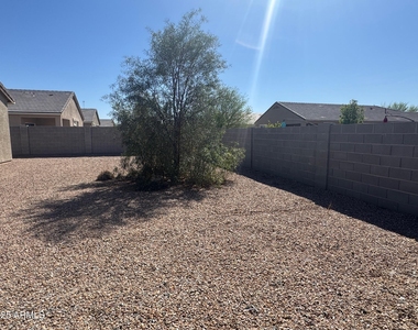 36091 W Seville Drive - Photo Thumbnail 13