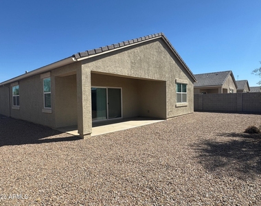 36091 W Seville Drive - Photo Thumbnail 12