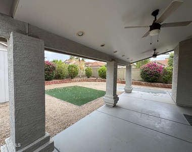 16810 S 13th Place - Photo Thumbnail 18