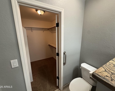 16810 S 13th Place - Photo Thumbnail 10