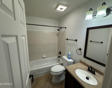 16810 S 13th Place - Photo Thumbnail 13