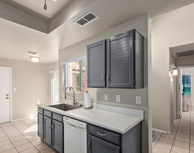 6734 S Brittany Lane - Photo Thumbnail 10