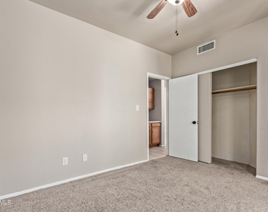 6734 S Brittany Lane - Photo Thumbnail 16