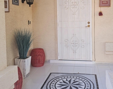 17022 N 45th Street - Photo Thumbnail 6