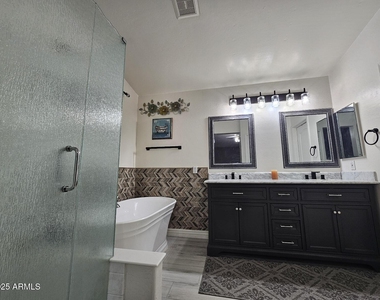 17022 N 45th Street - Photo Thumbnail 10