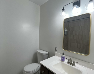 1114 W 10th Street - Photo Thumbnail 6