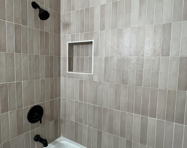1114 W 10th Street - Photo Thumbnail 7