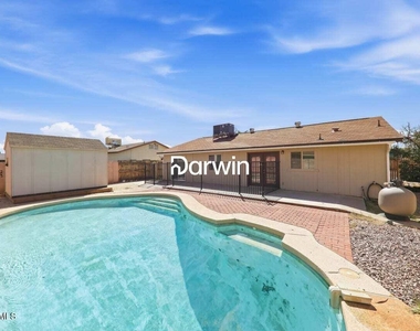 3214 W Michelle Drive - Photo Thumbnail 3